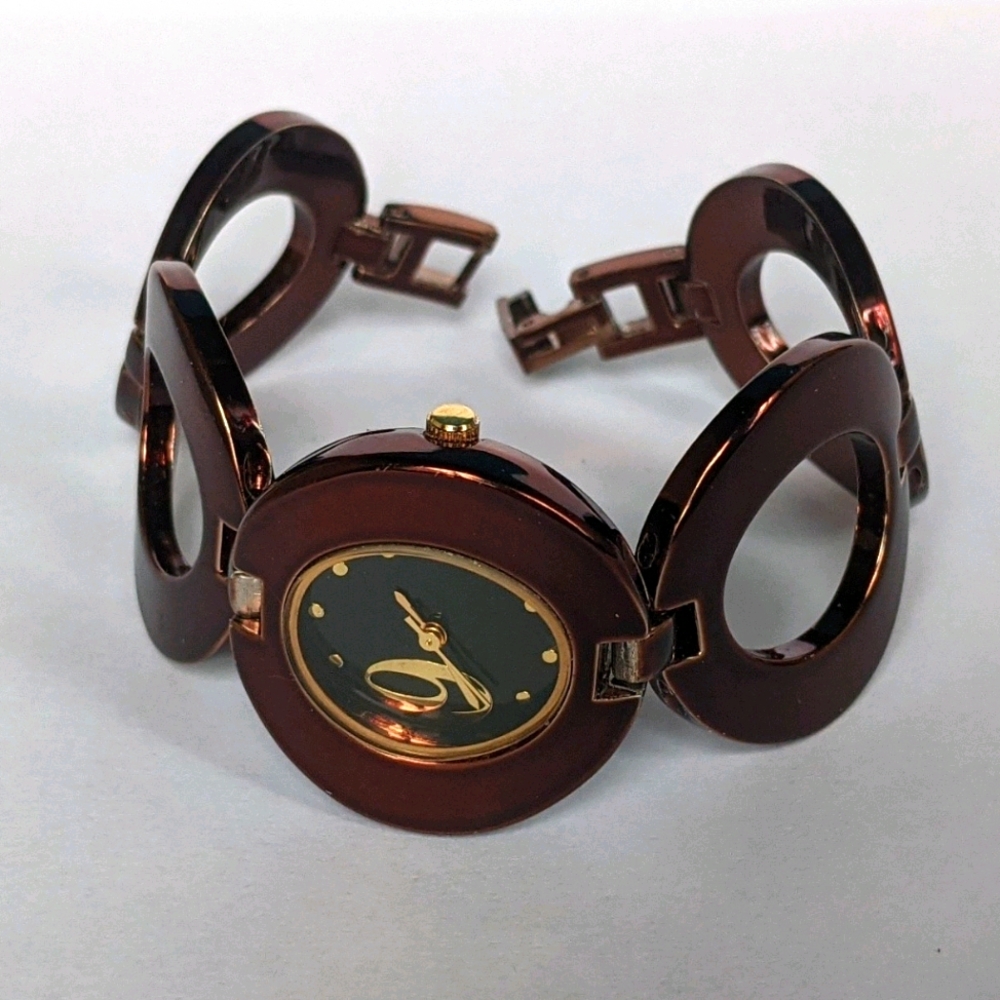 Women's Circle Watch with Gold Clock Face Bracelet
